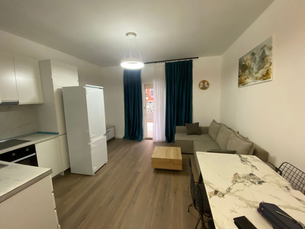 For sale 1+1, furnished with veranda, commune of Paris, 180,000 euros