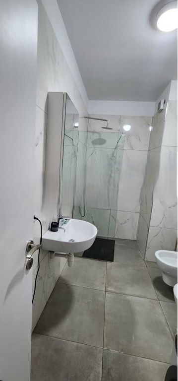JEPET ME QIRA APARTAMENT 1+1 TE KOMPLEKSI ZIRKON 500 € /Muaj