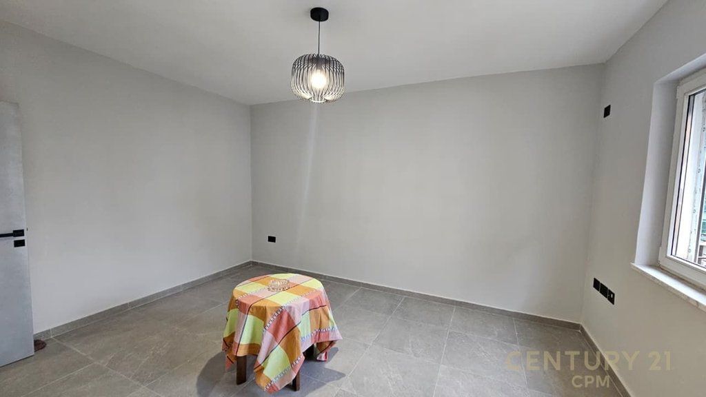 APARTAMENT ME QIRA 3+1 TEK PAZARI I RI