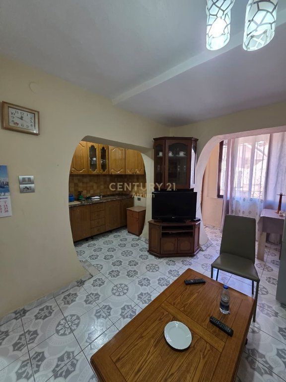 FOR RENT 2+1 APARTMENT NEAR THE SCHOOL "NIKET DARDANI"