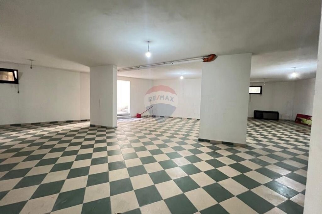 Magazzino in affitto- VICINO AMBULANCES, VLORE