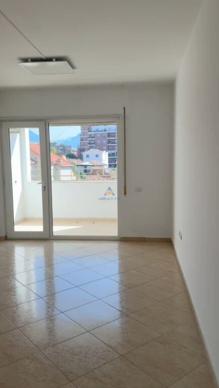 AFFITTASI APPARTAMENTO 2+1+BALCONE "SIRI KODRA" 600 EURO