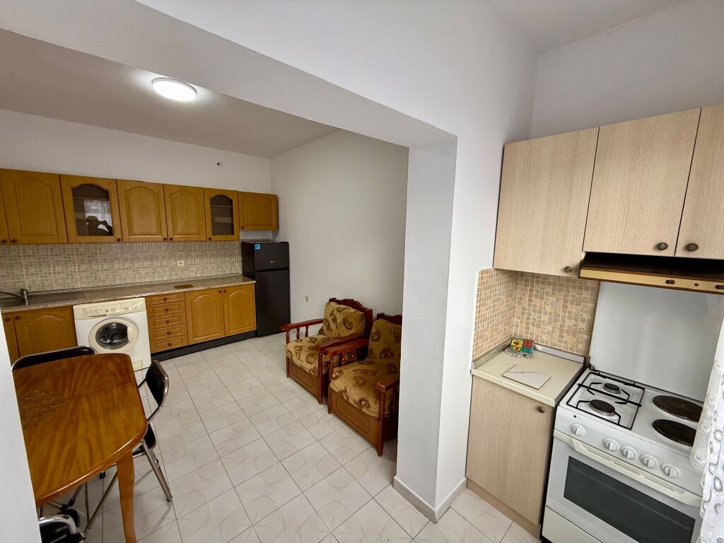 📣 QERA Apartament 1+1 Me Kuzhine Me Vete 📍 Prane Institutit Te Higjenes, Ambasada Amerikane 🛣️ Rruga "Qamil Guranjaku" ✨