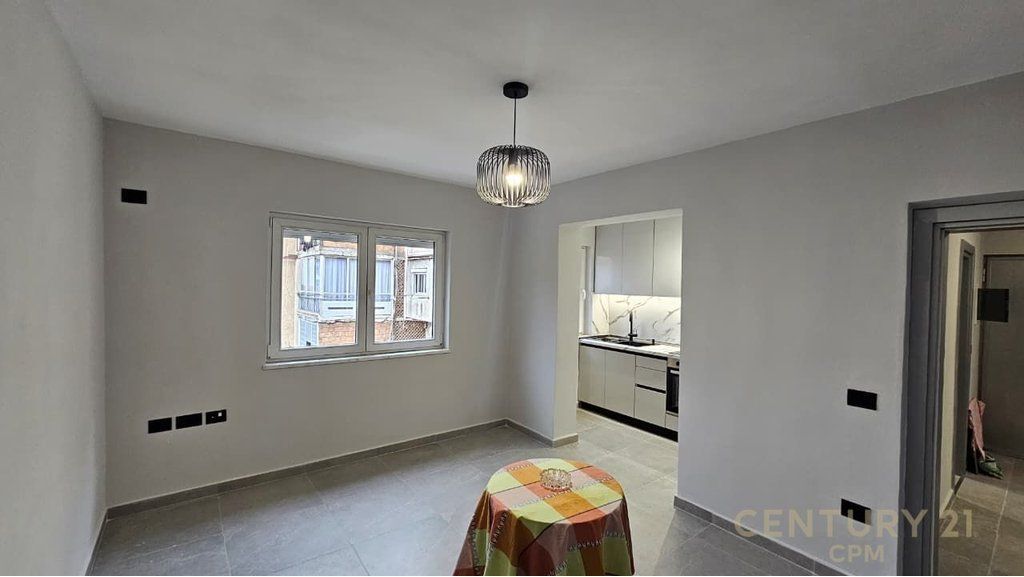 APARTAMENT ME QIRA 3+1 TEK PAZARI I RI