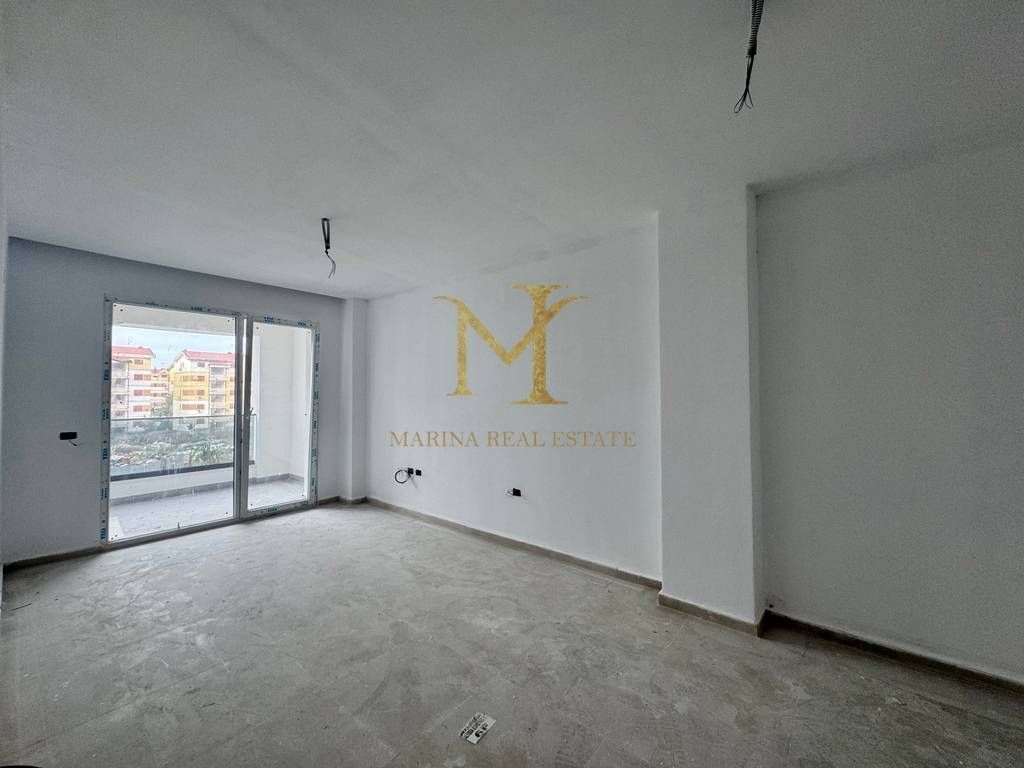 Shitet apartament 1+1, 70m2 Golem, tek Fafa Aqua Palace