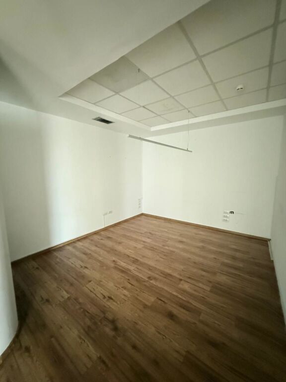 AMBIENTE PER UFFICIO IN AFFITTO PRESSO LA GALLERIA ETC CENTRO
