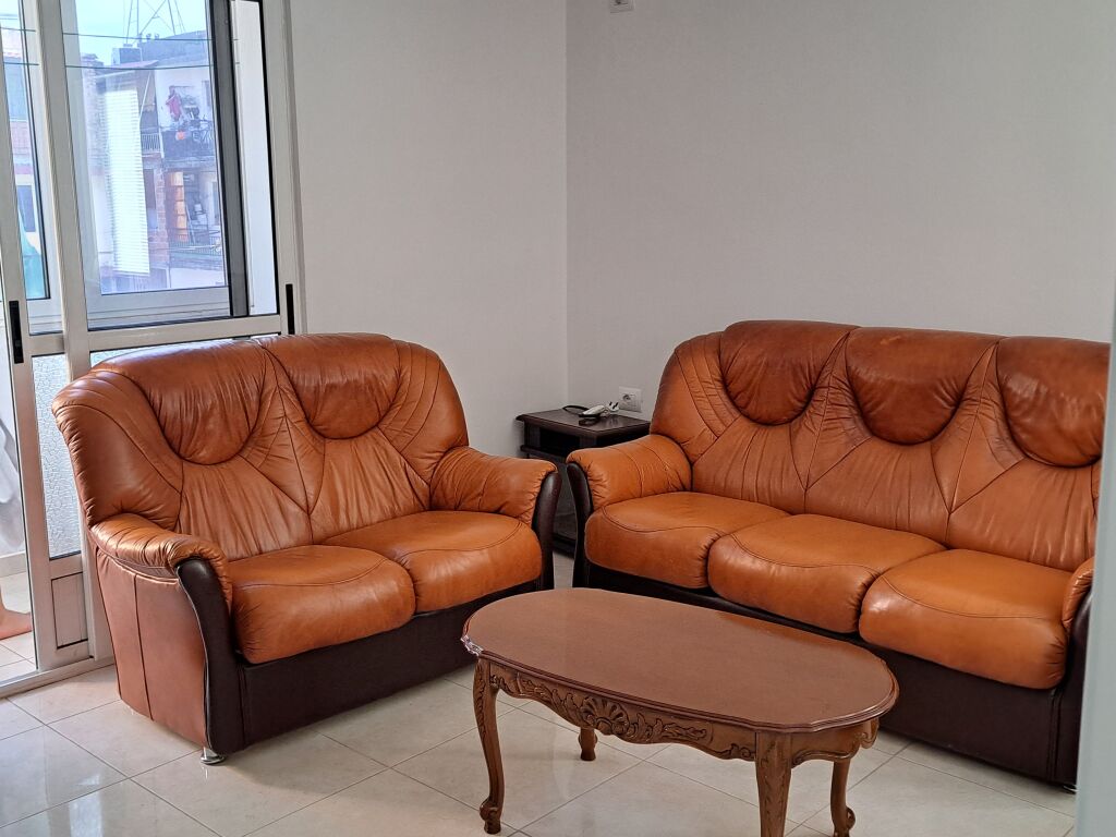 VENDESI APPARTAMENTO 1+1 a ELBASAN