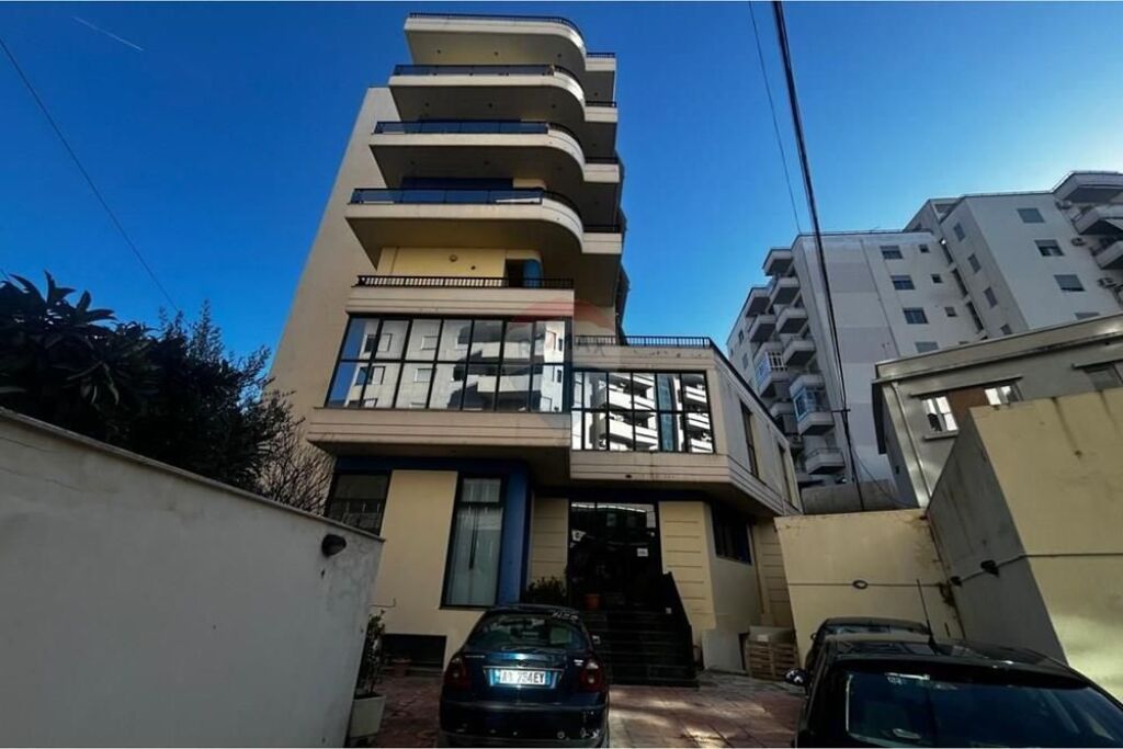 Magazzino in affitto- VICINO AMBULANCES, VLORE