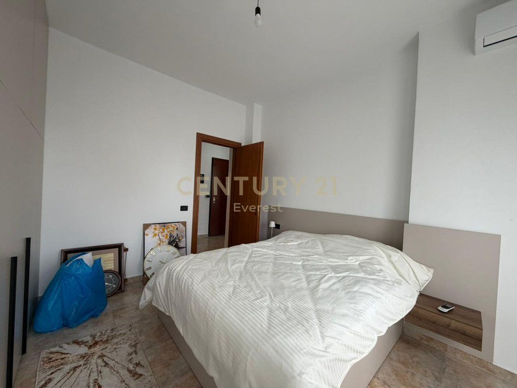 PAZARI I RI, APARTMENT 2+1 FOR RENT