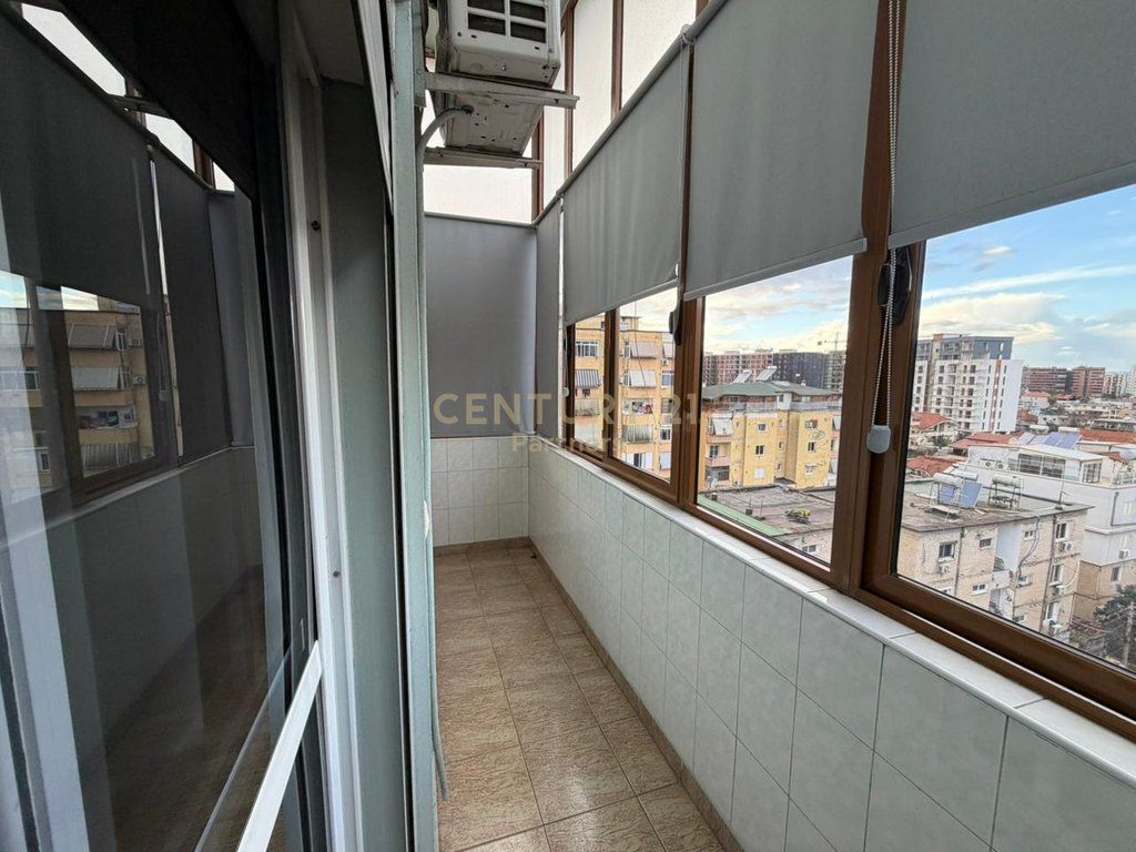 SHITET APARTAMENT 2+1 NE RRUGE TE KAVAJES