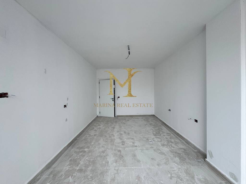 Shitet apartament 1+1, 70m2 Golem, tek Fafa Aqua Palace