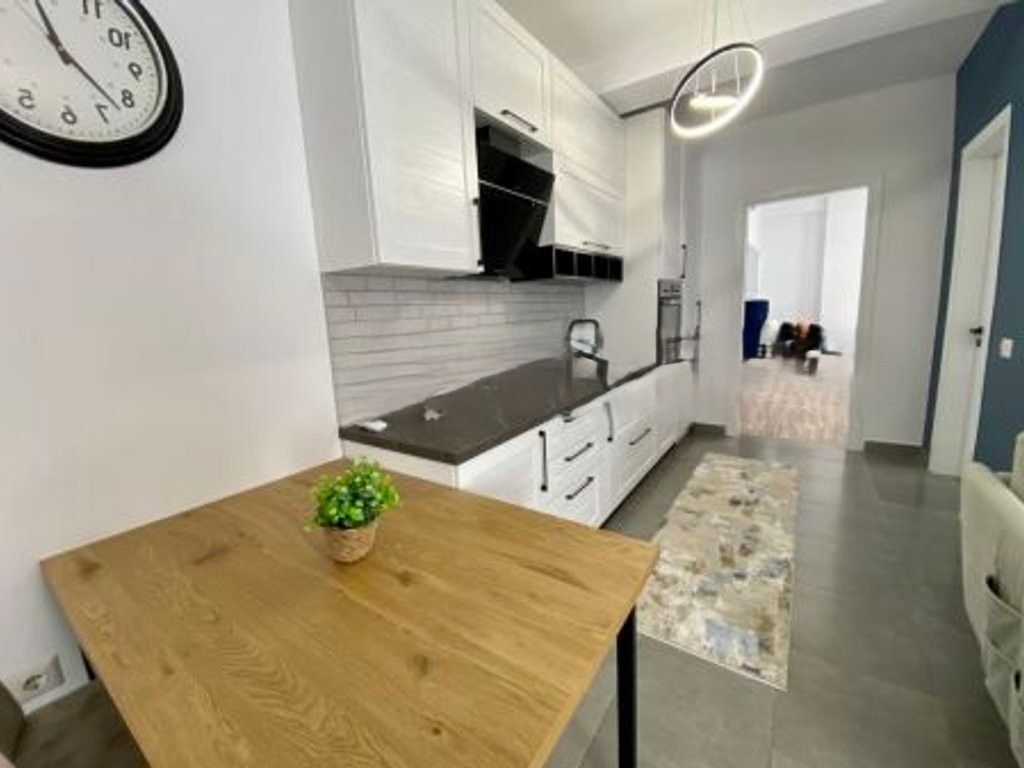 Affittiamo appartamento 1+1 a 21 Dhjetori 700 € /Mese