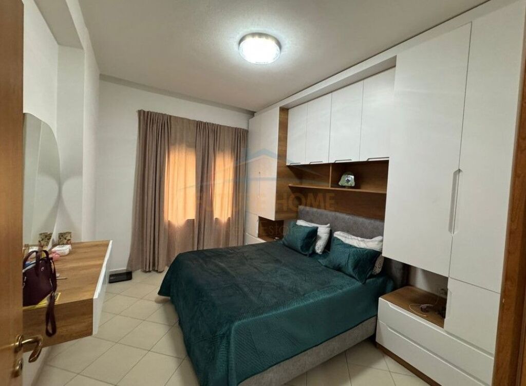 For sale, apartment 1+1+veranda, Vlorë.