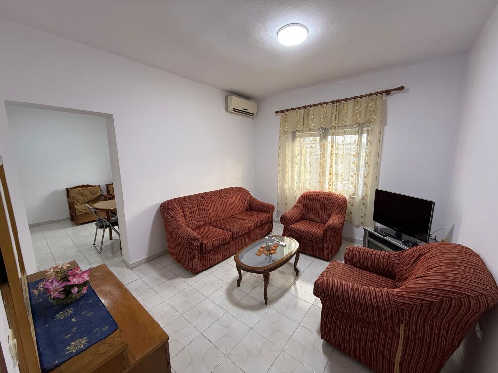 📣 QERA Apartament 1+1 Me Kuzhine Me Vete 📍 Prane Institutit Te Higjenes, Ambasada Amerikane 🛣️ Rruga "Qamil Guranjaku" ✨   🏢 Ndertim Ekzistues  🪜 Kati 6 (Pa Ashensor)  🛋️ I Mobiluar  📐 Siperfaqe 740 m2   💶 Cmimi 45.000 Leke i Pa Diskutueshem