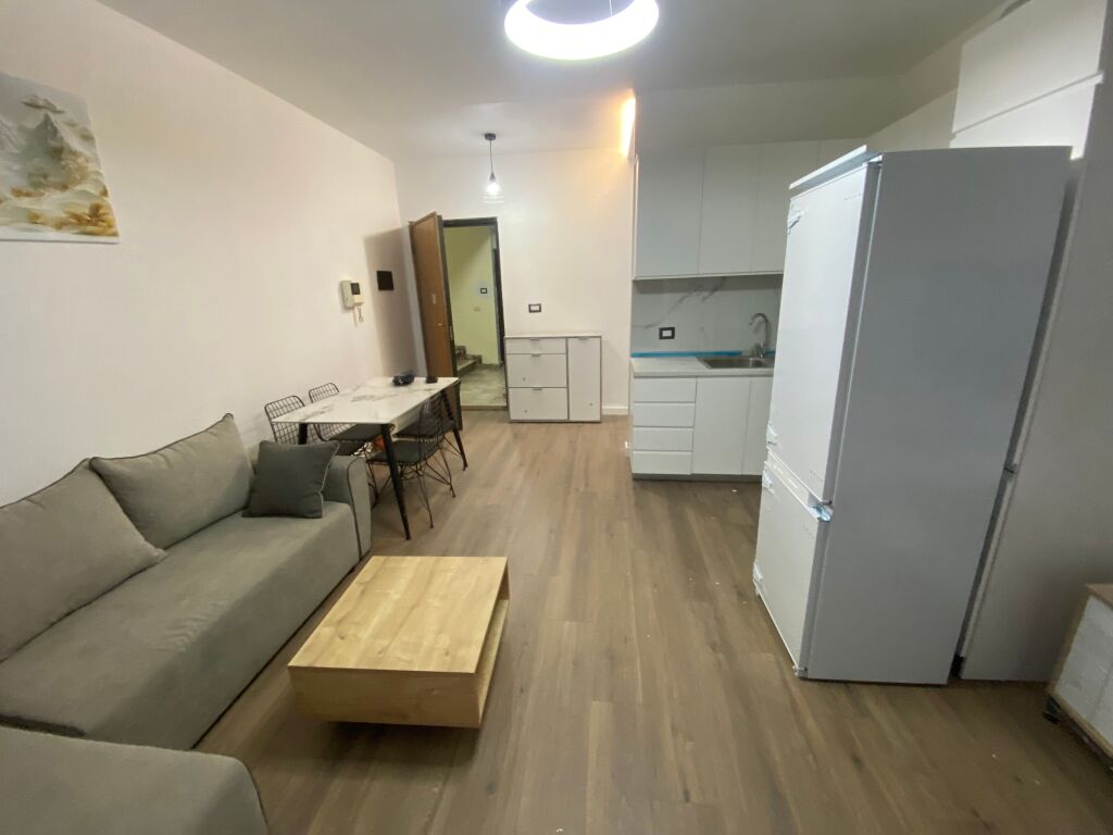 For sale 1+1, furnished with veranda, commune of Paris, 180,000 euros