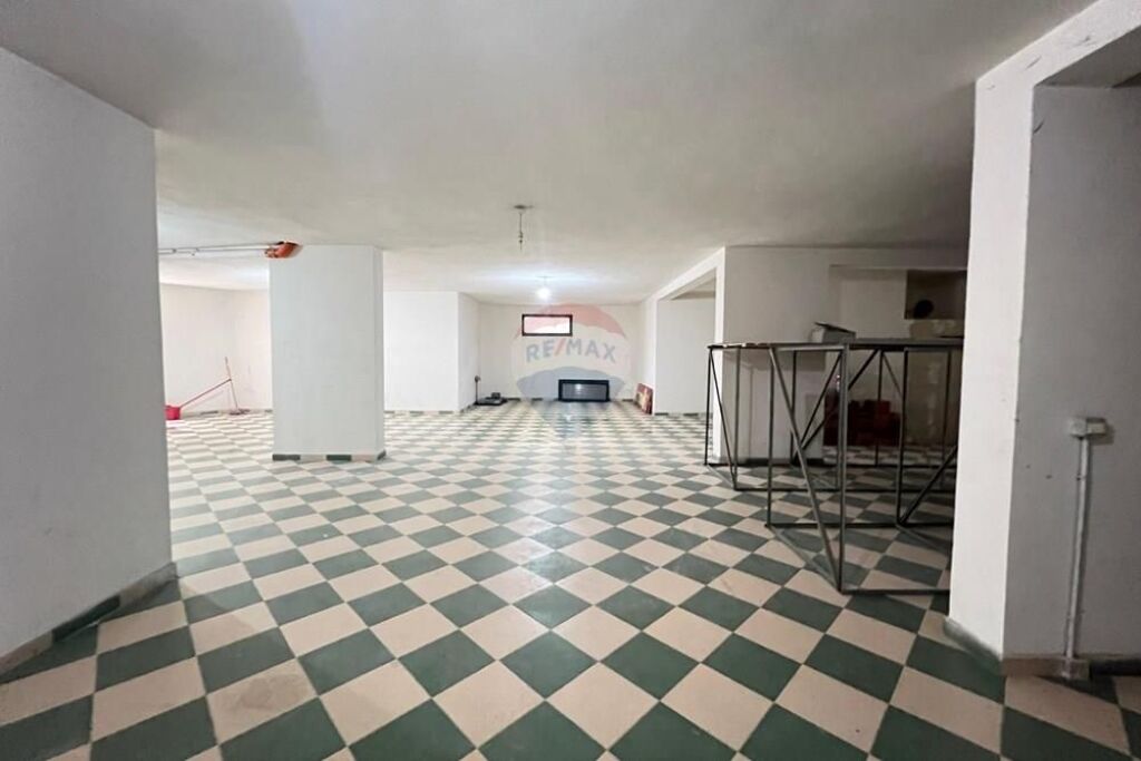Magazzino in affitto- VICINO AMBULANCES, VLORE