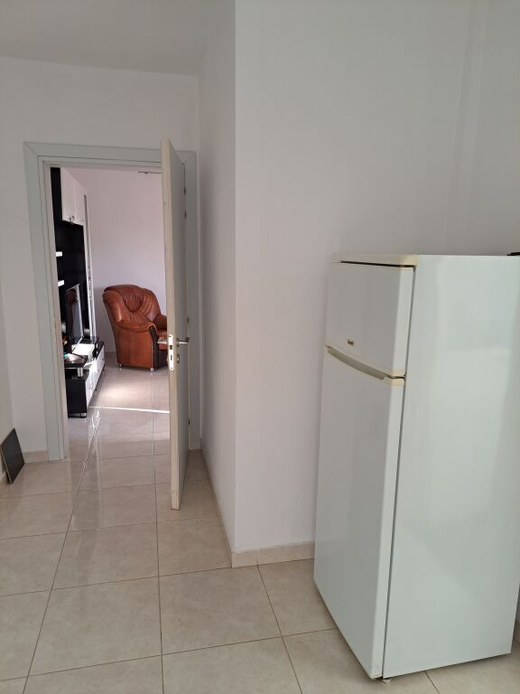 VENDESI APPARTAMENTO 1+1 a ELBASAN