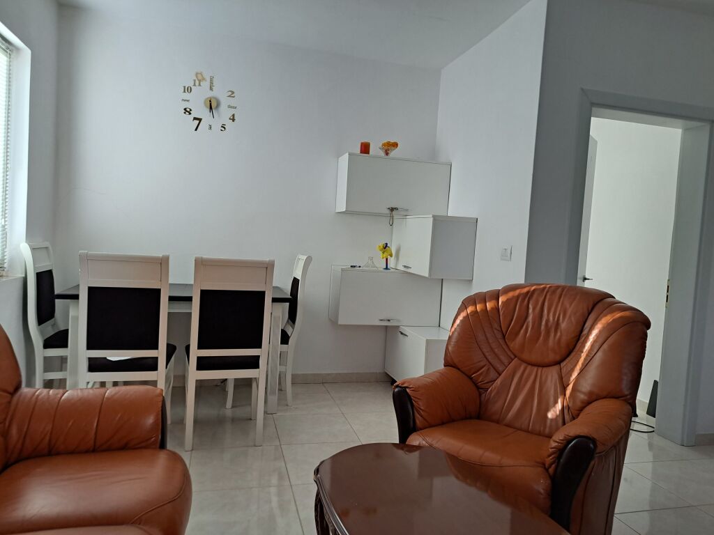 VENDESI APPARTAMENTO 1+1 a ELBASAN