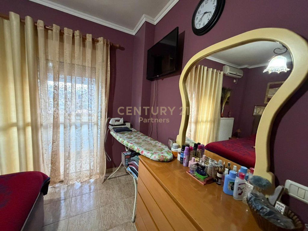 SHITET APARTAMENT 2+1 NE RRUGE TE KAVAJES