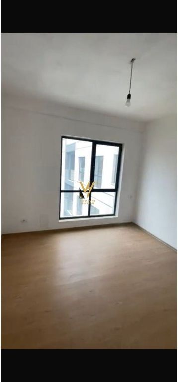 SI OFFRE AMBIENTE 117 M2 IN AFFITTO A 5 MAJI 400 EURO
