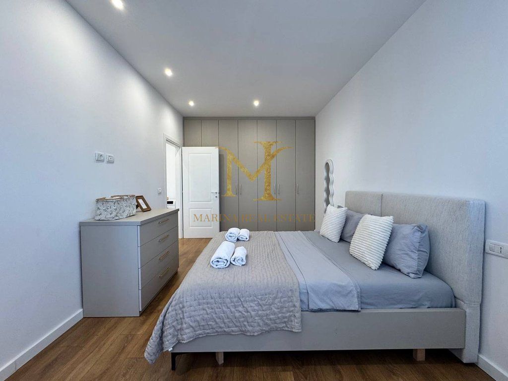 Rent super apartment 2+1+2 bathrooms + large terrace in Durres