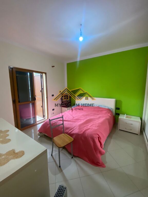 JEPET ME QERA AMBJENT BIZNESI DHE PER FAMILJE (SHTEPI PRIVATE 3+1)