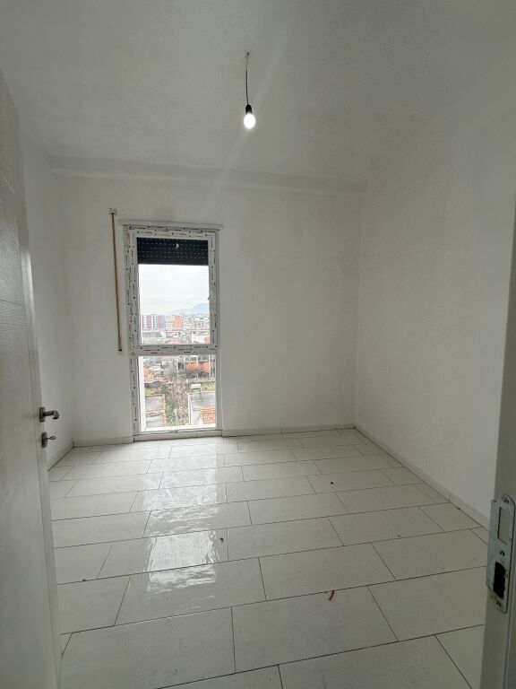🏠Appartamento 2+1+2 in vendita 📍Nuovo Boulevard, Residenza Bermon 🏢5° piano, con ascensore 📐Superficie 103,34m2 Netti, 119,47m2 Lordi 💶 Prezzo: 168.000€
