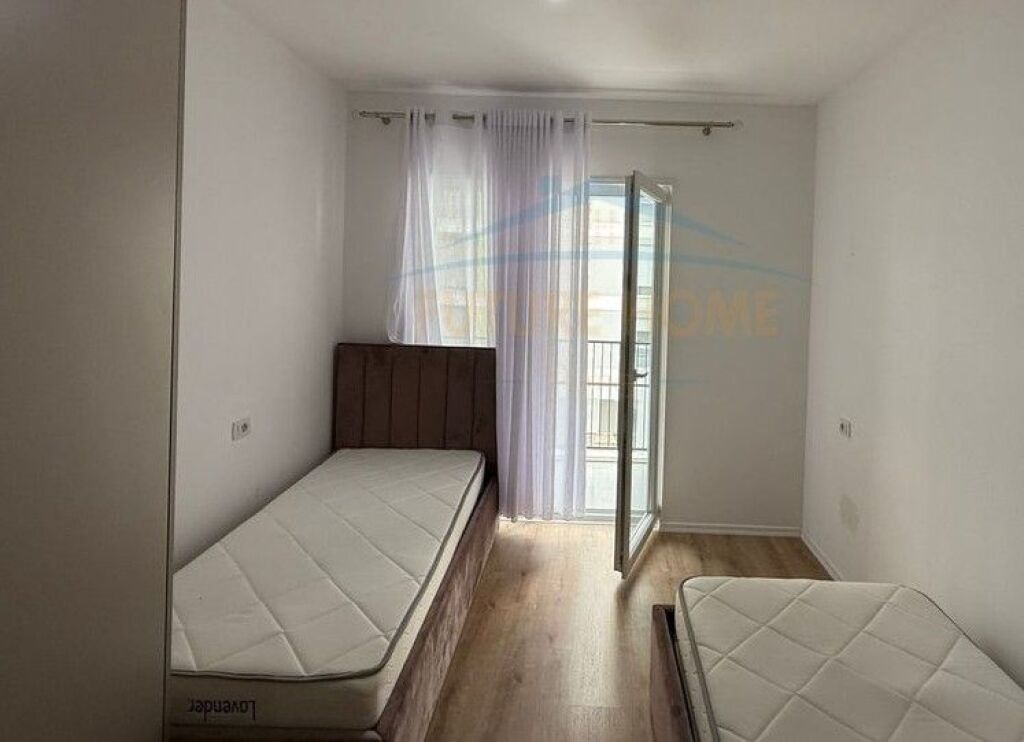 Affitto, Appartamento 2+1+Posto auto, Univers City, Tirane.