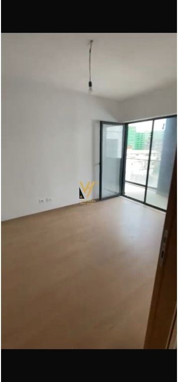 SI OFFRE AMBIENTE 117 M2 IN AFFITTO A 5 MAJI 400 EURO