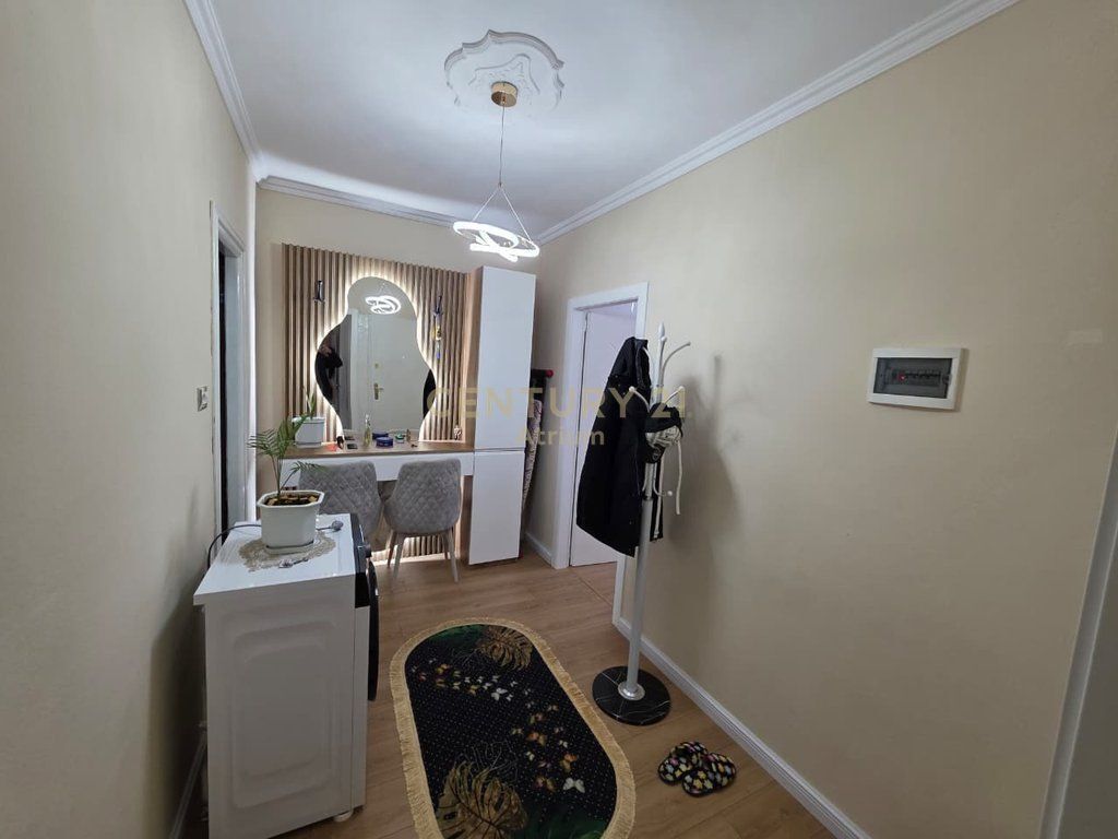 Shitet apartament 1+1 në zonën e Porcelanit, pas U.E.T.