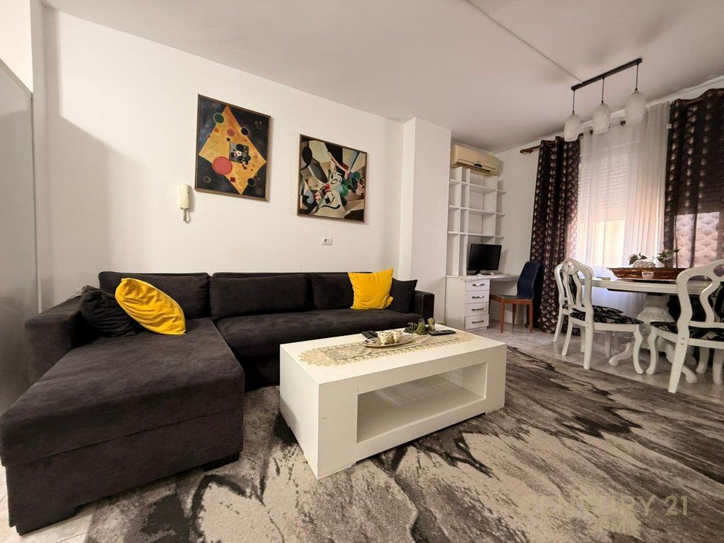 Apartament 1+1 Me Qira tek Komuna e Parisit