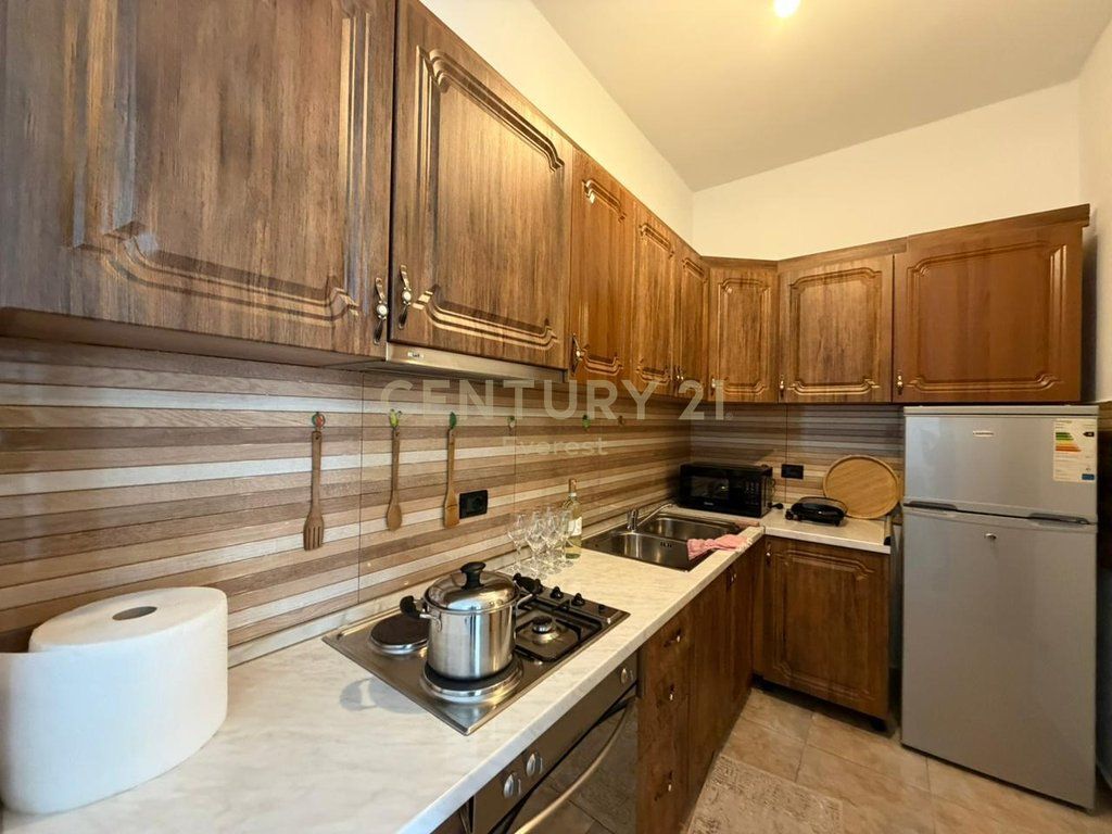 PAZARI I RI, APARTMENT 2+1 FOR RENT