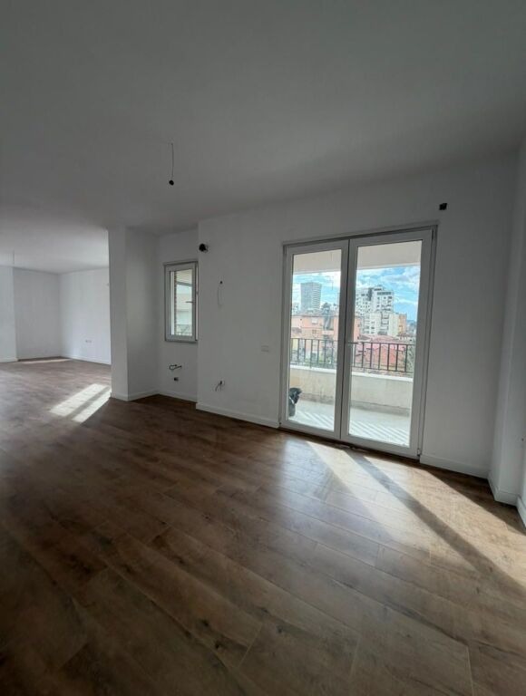 🏡 Apartment 3+1+2 for Sale – Pazari i Ri