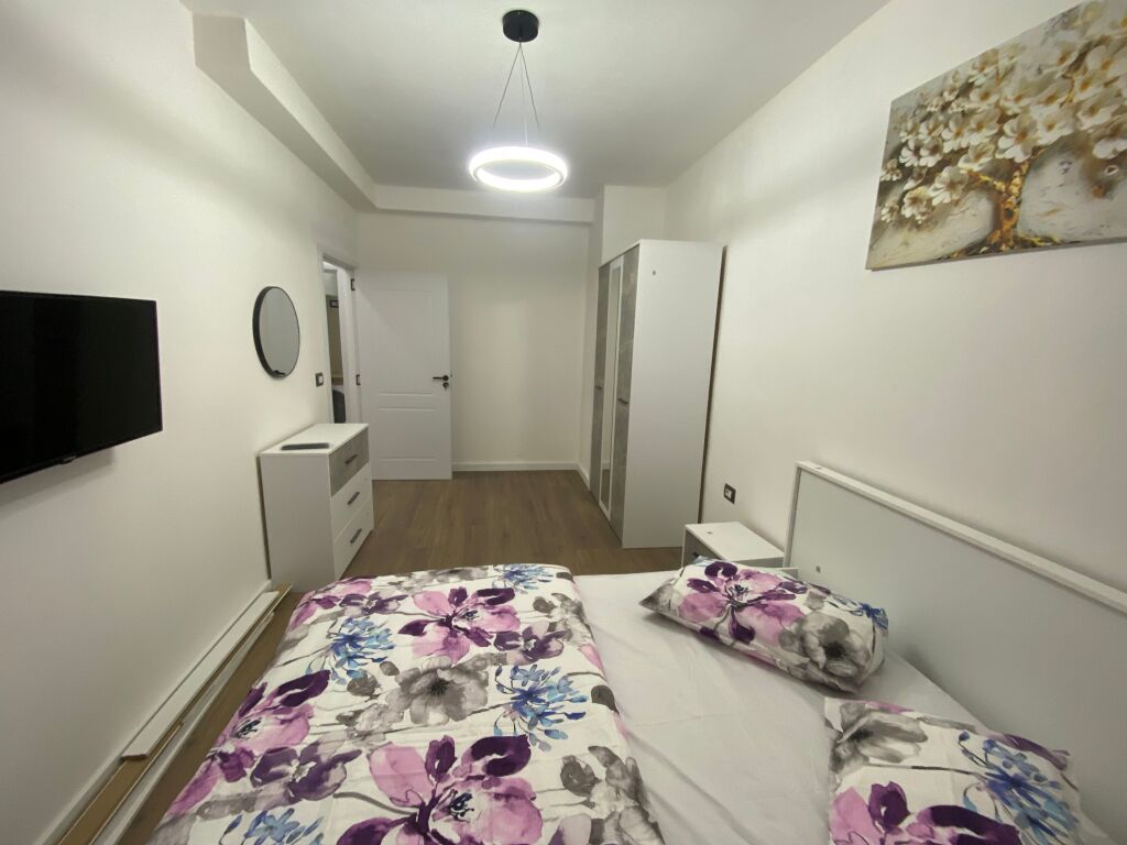 For sale 1+1, furnished with veranda, commune of Paris, 180,000 euros