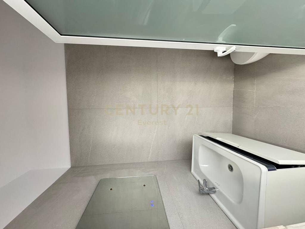 NEAR DELIORGJI, COMMERCIAL SPACE FOR RENT