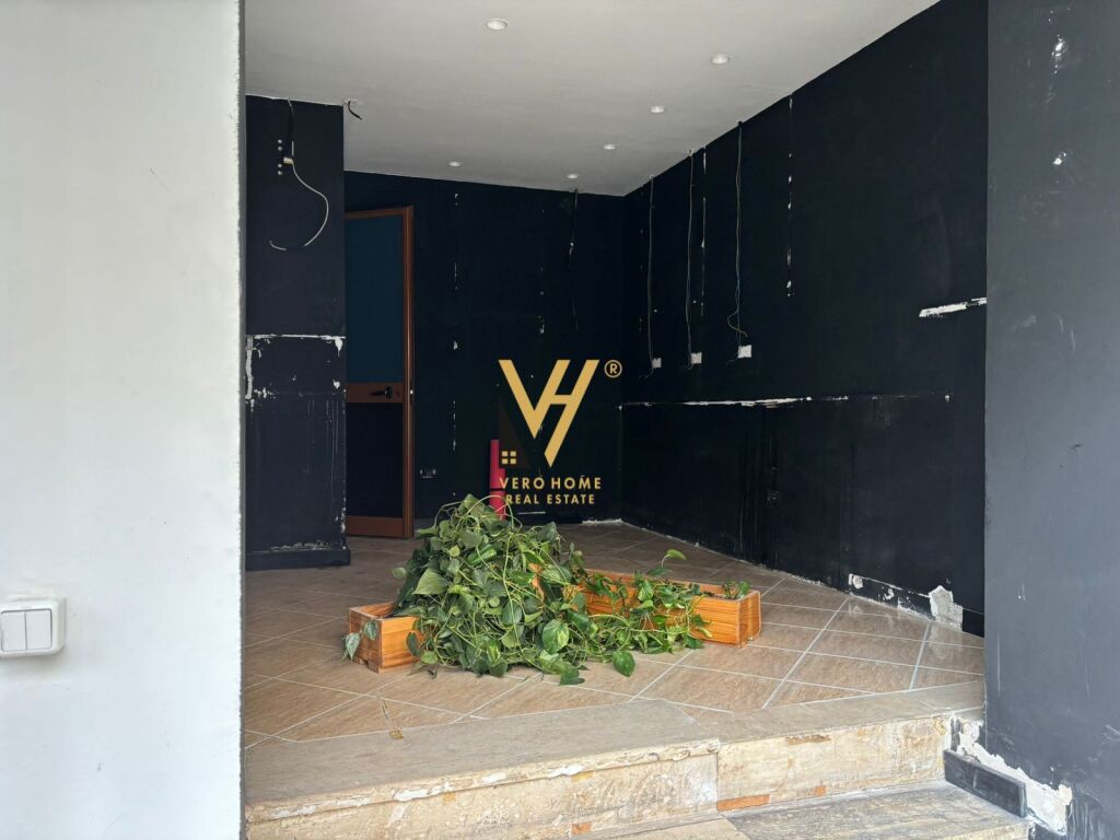 SHOP FOR RENT 20 M2 ON ELBASAN STREET 60,000 LEKE