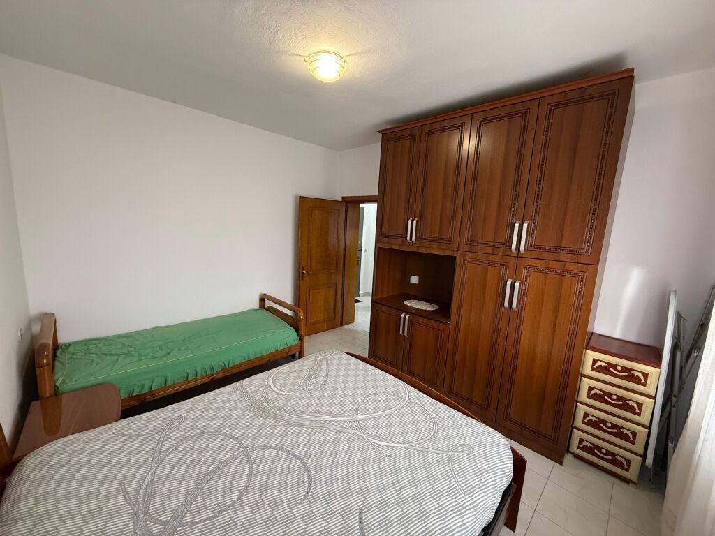 📣 QERA Apartament 1+1 Me Kuzhine Me Vete 📍 Prane Institutit Te Higjenes, Ambasada Amerikane 🛣️ Rruga "Qamil Guranjaku" ✨   🏢 Ndertim Ekzistues  🪜 Kati 6 (Pa Ashensor)  🛋️ I Mobiluar  📐 Siperfaqe 740 m2   💶 Cmimi 45.000 Leke i Pa Diskutueshem