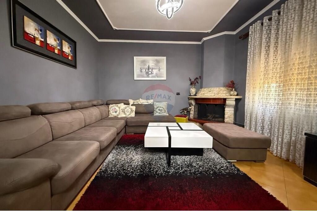 Villa di 3 piani in vendita vicino a Siri Kodres!
