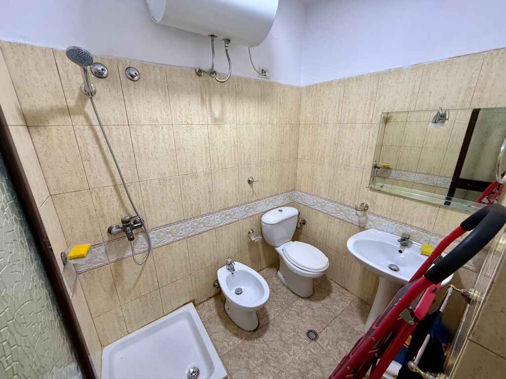 📣 QERA Apartament 1+1 Me Kuzhine Me Vete 📍 Prane Institutit Te Higjenes, Ambasada Amerikane 🛣️ Rruga "Qamil Guranjaku" ✨