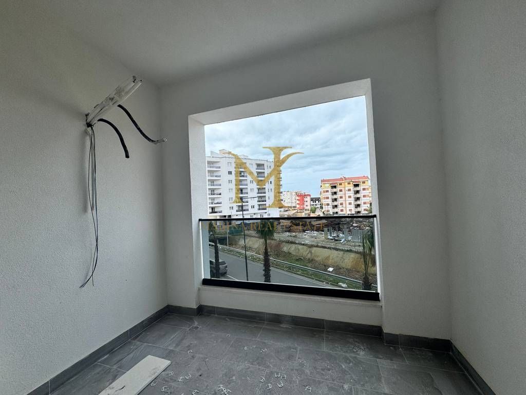 Shitet apartament 1+1, 70m2 Golem, tek Fafa Aqua Palace