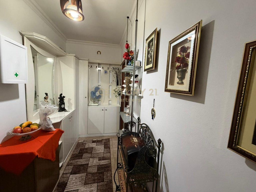 SHITET APARTAMENT 2+1 NE RRUGE TE KAVAJES