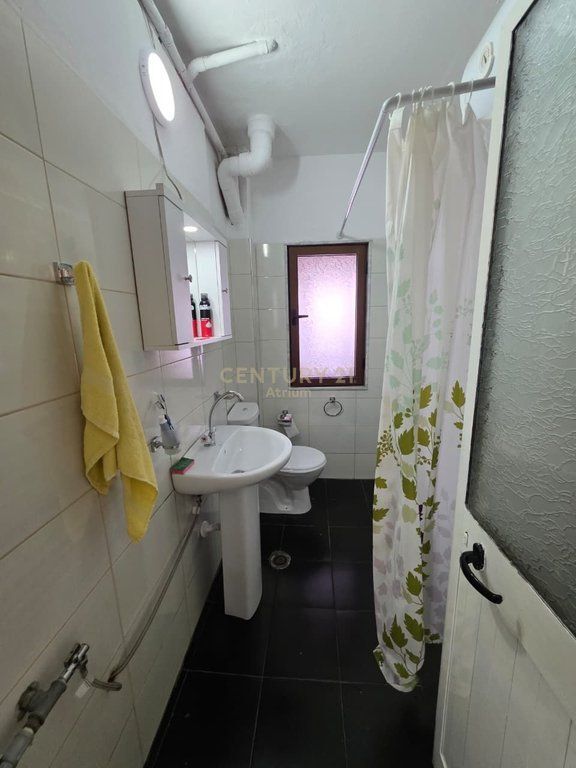 Shitet apartament 1+1 në zonën e Porcelanit, pas U.E.T.