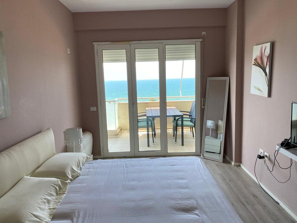 SHITET APARTAMENT NE LUNGOMARE 1+1