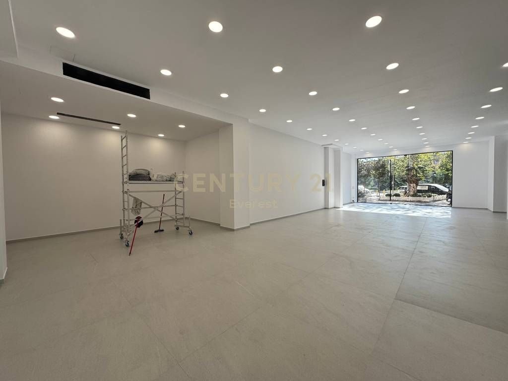 NEAR DELIORGJI, COMMERCIAL SPACE FOR RENT