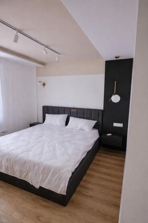 JEPET ME QERA DUPLEX 2+1 "SHESHI SKEDERBEJ " 1500 EURO I DISKUTUESHEM