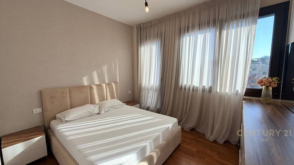 FOR RENT 1+1 APARTMENT AT BARRIKADAVE STREET !