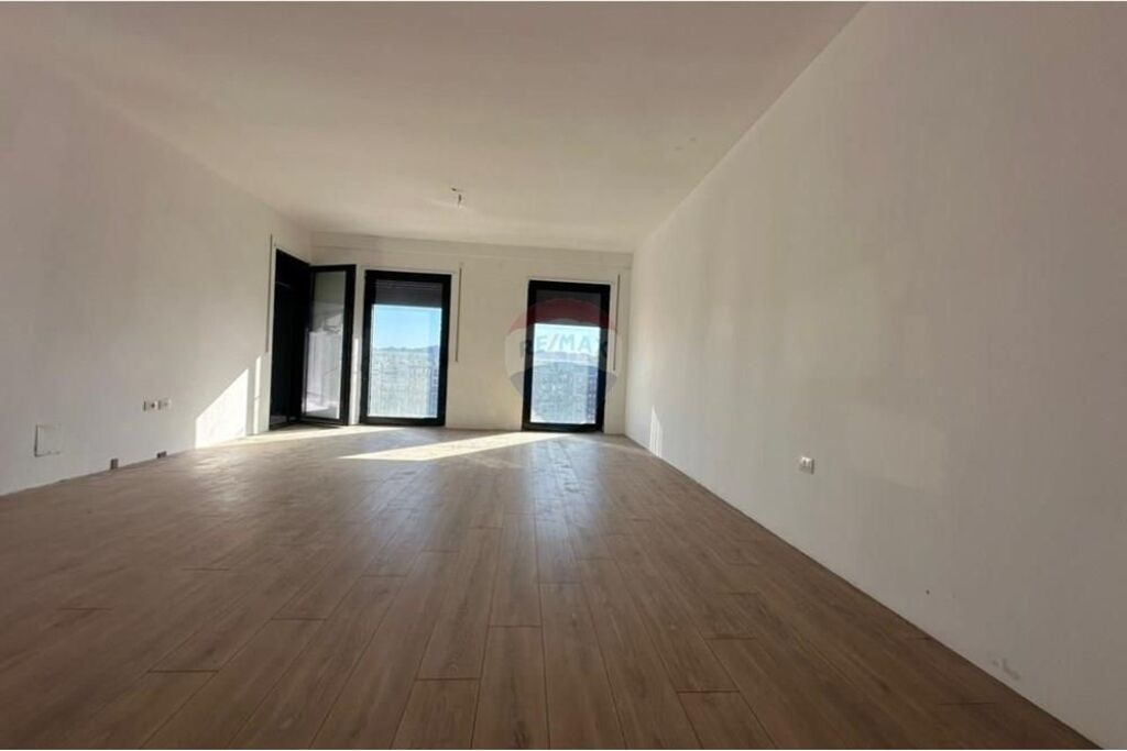 Shitet Apartament 2+1 Don Bosko