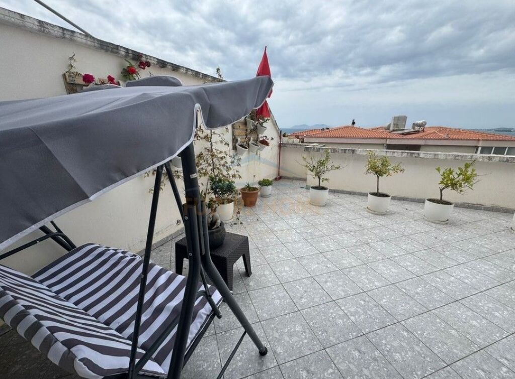 For sale, apartment 1+1+veranda, Vlorë.