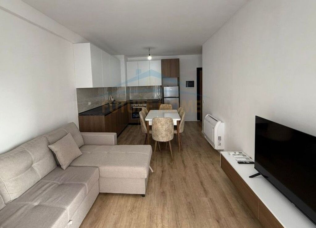 Affitto, Appartamento 2+1+Posto auto, Univers City, Tirane.