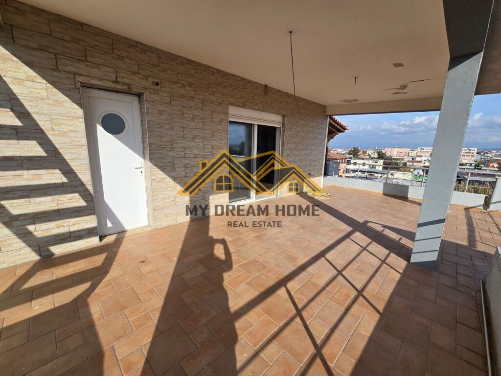 VENDESI PALAZZO DI 5 PIANI A DURRËS!